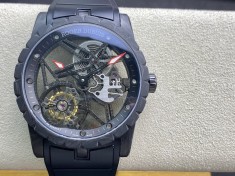 BBR厂高仿罗杰杜彼碳纤维材质陀飞轮机芯型号DBEX0577系列42MM复刻手表  BBR厂高仿罗杰杜彼碳纤维材质陀飞轮机芯型号DBEX0577系列42MM复刻手表