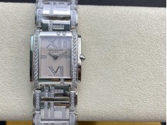 AW端品質高仿百達翡麗的Twenty Four系列滿鑽鑲嵌瑞士石英機芯26MM複刻手錶