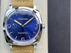SF出品沛纳海 PAM690，直径47mm，蓝宝石玻璃镜面，搭配SF自产P.3000 手动上链机芯手表